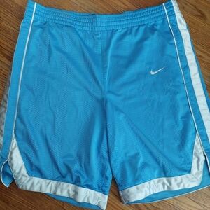 Vintage Nike Carolina Blue Baskerball Shorts with White Trim Swoosh Men Sz L (D)